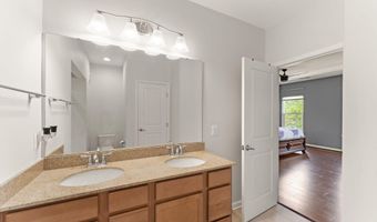 21709 CHARITY Ter 10C, Ashburn, VA 20147