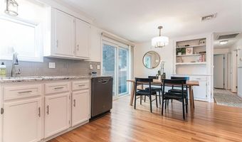 25 Stony Brook Dr, Cranston, RI 02920