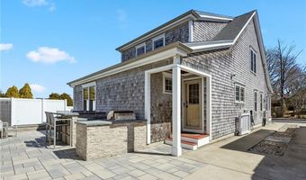 67 Caswell St, Narragansett, RI 02882