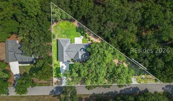 24 Alumni Rd, Beaufort, SC 29907