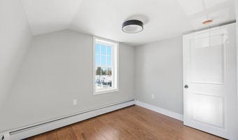 11 Boylston St, Acushnet, MA 02743