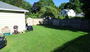 9 Fleetwood Ave, Bethel, CT 06801