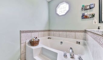 10 Southwood Dr NW, Adairsville, GA 30103