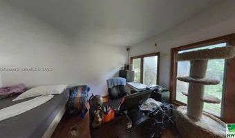 35 Hinshaw St, Arnolds Park, IA 51331