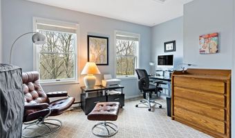 413 North Ln, Bristol, RI 02809