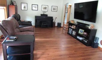 232 E Thielke Ave, Appleton, MN 56208
