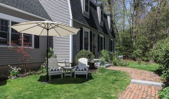 10 Greenbriar Ln, Amherst, NH 03031