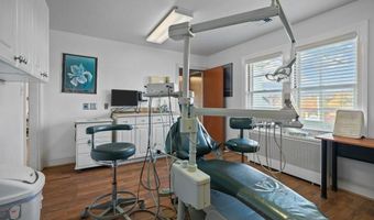 74 Valley Rd, Middletown, RI 02842