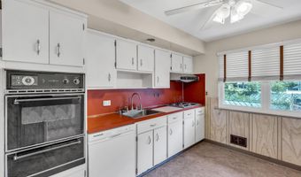 103 Hallberg Ave, Bergenfield, NJ 07621