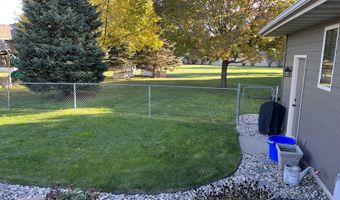 1109 Clover Ct, Aberdeen, SD 57401