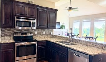 14115 Amanda Ln, Basehor, KS 66007