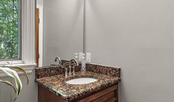 3427 E Dobson Pl, Ann Arbor, MI 48105
