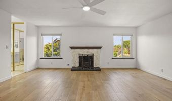2325 Parkway Dr, Camarillo, CA 93010