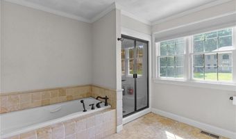 10 Lantern Brook Dr, Lincoln, RI 02865