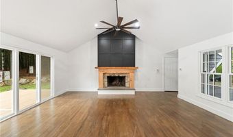 1575 MIDDLE Rd, East Greenwich, RI 02818