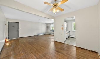 200 Merrick Rd Q, Amityville, NY 11701