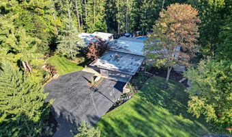 60 Alta Dl NE, Ada, MI 49301