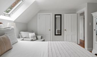 259 Middle Rd, Falmouth, ME 04105