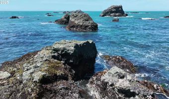 96370 NORTH Dr 8, Brookings, OR 97415