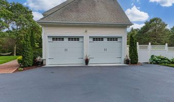 29 Weatherdeck Dr, Bourne, MA 02532