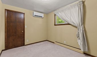 630 W CAPITOL Dr, Appleton, WI 54911