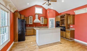 221 19th St SW, Altoona, IA 50009