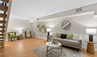 1220 Wicklow Rd J, Ballwin, MO 63021