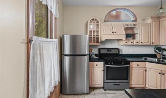 407 E 9th St, Alton, IL 62002