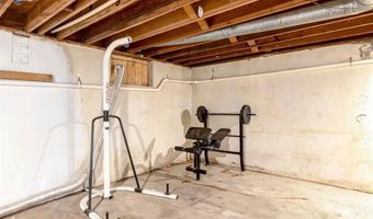 421 W College St, Aurora, MO 65605