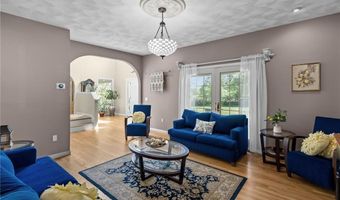 386 Tourtellot Hill Rd, Glocester, RI 02814