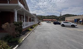 3 Chateau Grove Ln, Barboursville, WV 25504