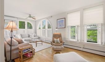 158 Narragansett Ave I, Newport, RI 02840