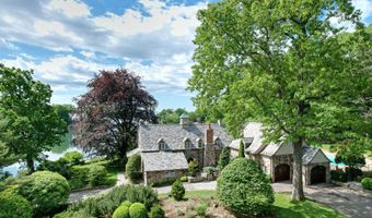82 Arrowhead Way, Darien, CT 06820