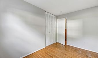 4712 SPRINGBROOK Dr, Annandale, VA 22003