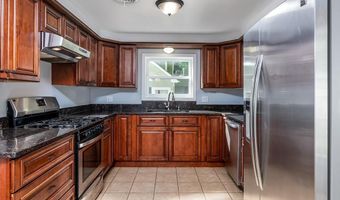 136 Davis Ave, Cranston, RI 02910