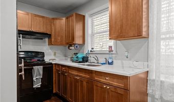 12 Callender Ave, Newport, RI 02840