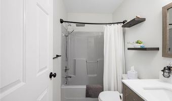 121 Spofford Ave, Warwick, RI 02888