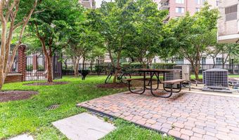 901 N MONROE St 1408, Arlington, VA 22201