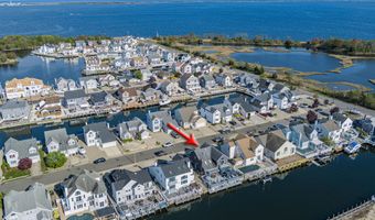 22 Toppinglift Dr, Bayville, NJ 08721
