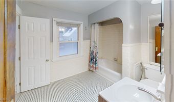 1525 Brown St, Akron, OH 44301