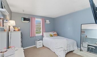 37 Carriage Rd, Cranston, RI 02920