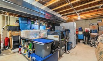 4020 Bunker Hill Dr, Algonquin, IL 60102