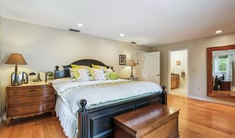 33 Cold Spring Rd, Avon, CT 06001