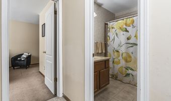 3 Woodside Dr, Albany, NY 12208