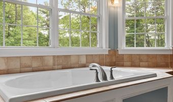 51 Drumlin Hill Rd, Bolton, MA 01740