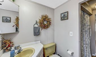 72 Tunkhannock Dr, Albrightsville, PA 18210
