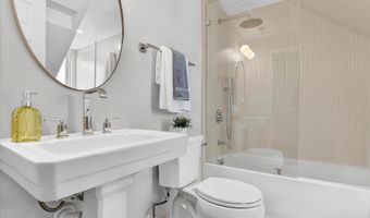 1607 N GLEBE Rd, Arlington, VA 22207