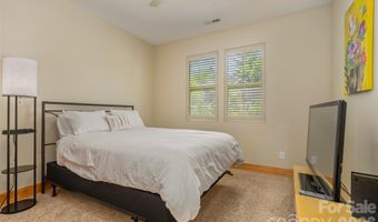 48 River Walk Dr, Asheville, NC 28804