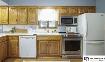 1828 William Dr, Beatrice, NE 68310