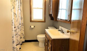 1111 Norwood Dr, Ashtabula, OH 44004